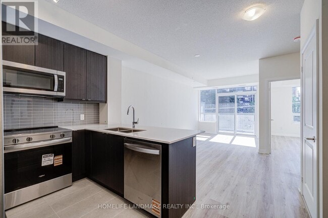 Building Photo - 3260 Sheppard Ave E