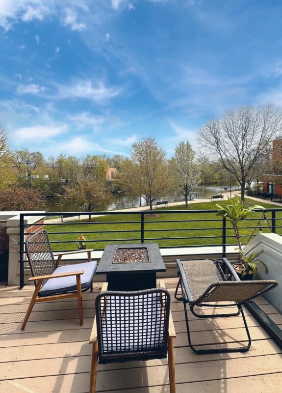 Foto principal - 2948 N Riverwalk Dr
