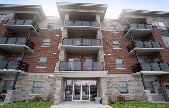Building Photo - Oxford Haus Apartments