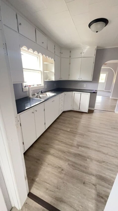 Foto principal - Single Family Home Available!