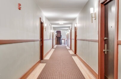Building Photo - "Charming Studio Retreat with Hardwood Floors in the Heart of Minneapolis!"