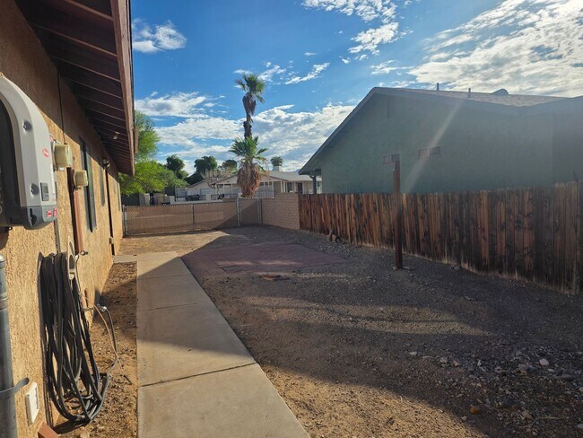 Building Photo - 4339 Chorro Dr