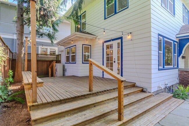 Foto del edificio - 2540 11th Ave W