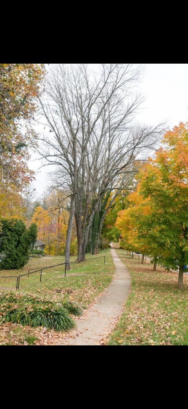 Foto del edificio - 3880 Peakland Pl