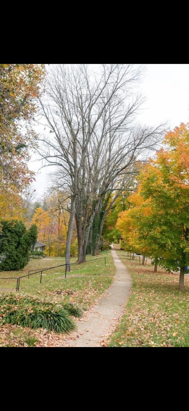 Building Photo - 3880 Peakland Pl