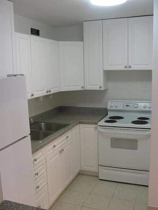 Building Photo - 4250 N Marine Dr