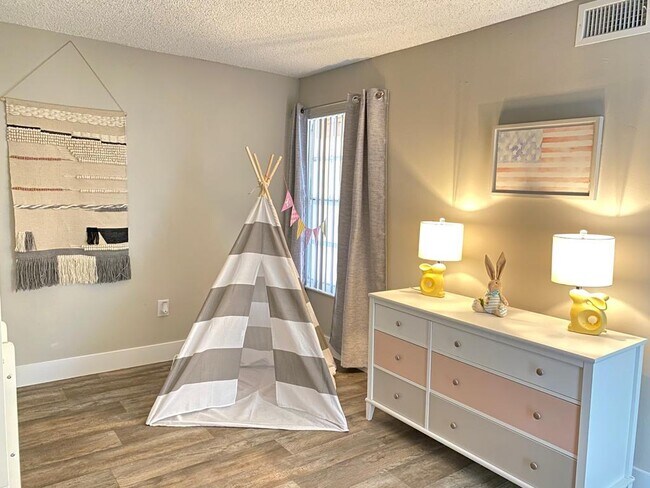 Foto del edificio - Landings at Pembroke Lakes