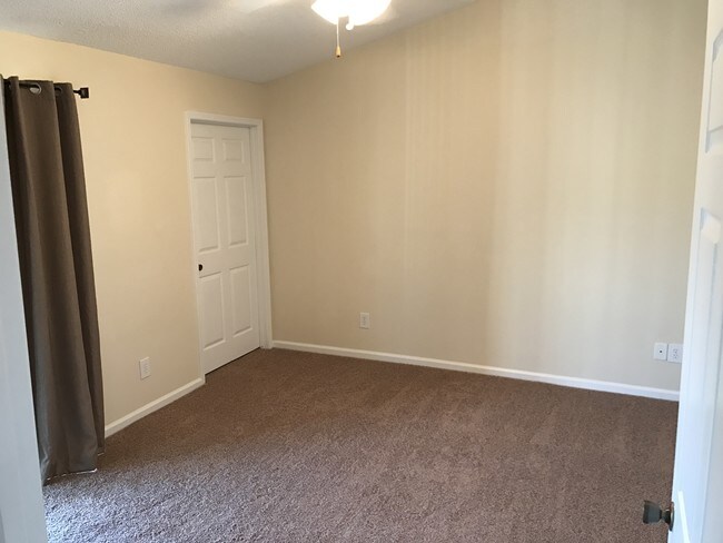 Master Bedroom - 300 Sandiron Cir