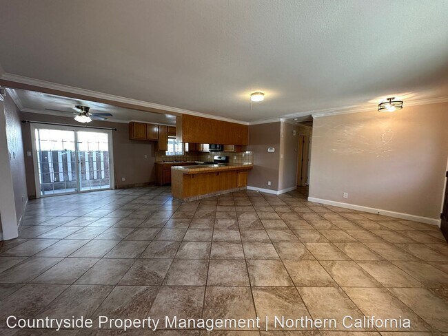 Foto del edificio - 3 br, 2 bath House - 19951 Dayton Ave