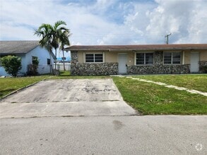 Building Photo - 1806 SW 97th Ave