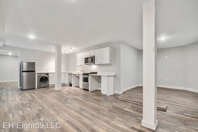 Building Photo - Large one Bed First Floor