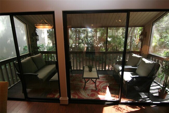 Building Photo - 207 Woodland Dr