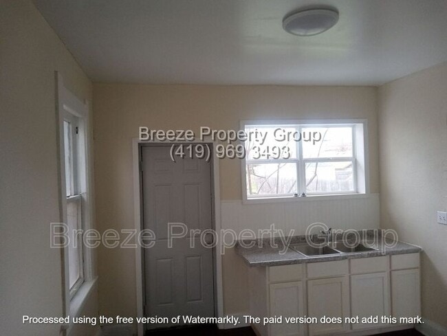 Building Photo - 332 Willard St