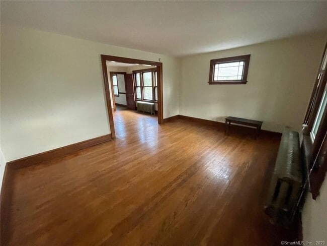 Building Photo - 36 Oakwood Ave