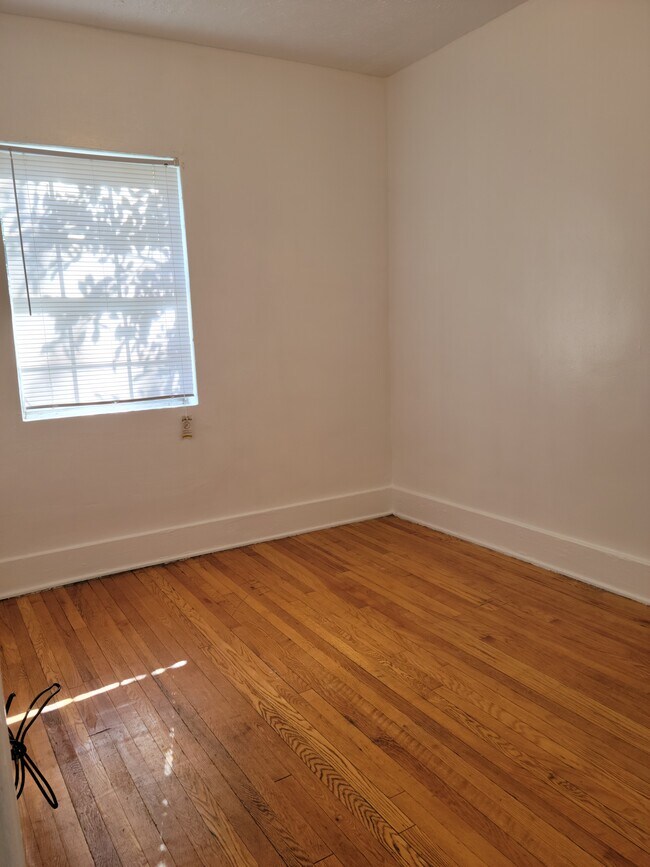 Building Photo - 2727 Clements St