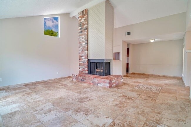 Building Photo - 1403 Valley Landing Dr