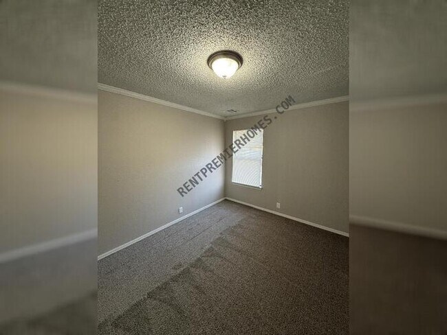 Photo - 1011 Taurus Dr House