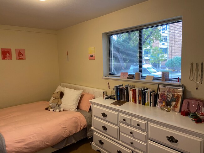 Master Bed - 845 20th St