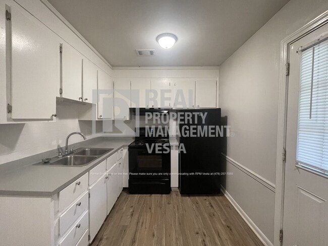 Building Photo - 406 Russell Pkwy