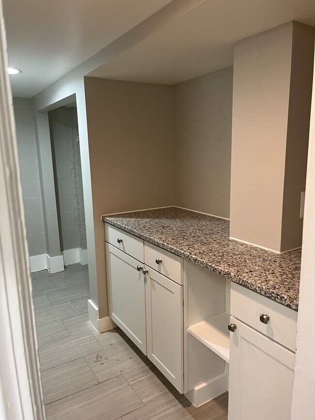 additional counter space - 24 Enjay Ave