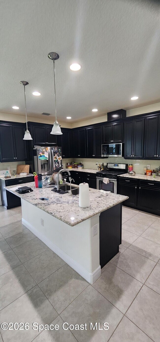 Foto del edificio - 7357 Bluemink Ln
