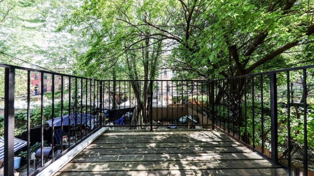 Primary Photo - Spacious 4-Bedroom Apartment Perfect for F...