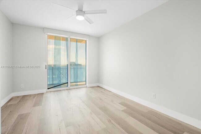 Foto del edificio - 511 SE 5th Ave