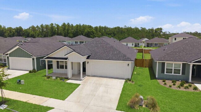 Foto del edificio - Huge 4 bedroom 2 bathroom home in Southwood