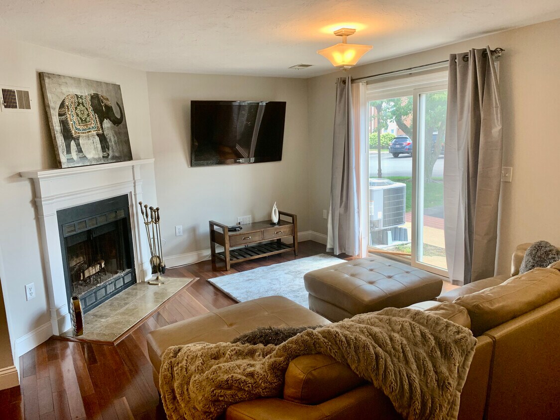 Foto principal - 142 Quincy Shore Dr