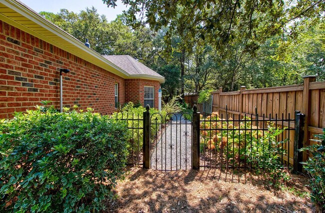 Building Photo - 4806 Alida Pl