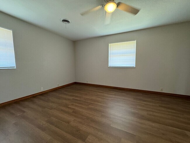 Foto del edificio - 1701 NW 34th St