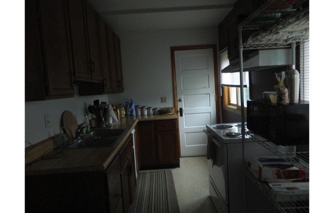 Foto del edificio - 2-Story House, 4Bed/2Bath with Lots of Room, Washer/Dryer. Pet Friendly & Large Yard