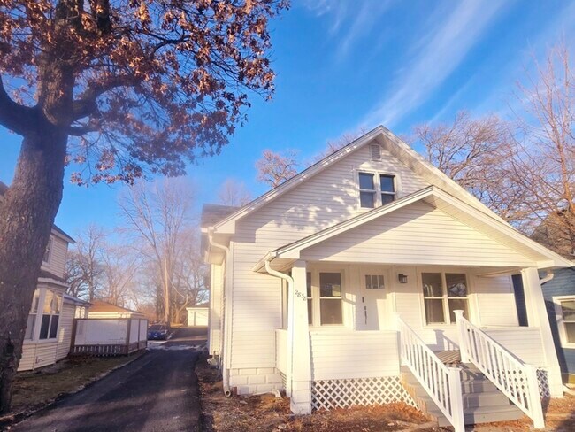 Foto del edificio - 2838 Ridge Rd