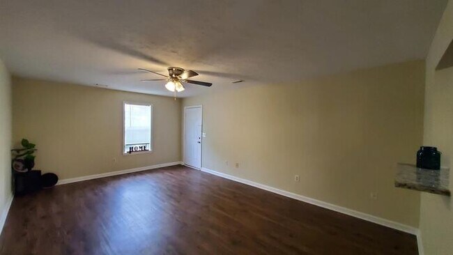 Building Photo - 1105 Micha Way