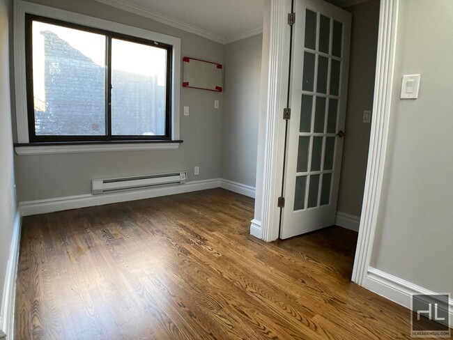Building Photo - No fee/ Private roof deck