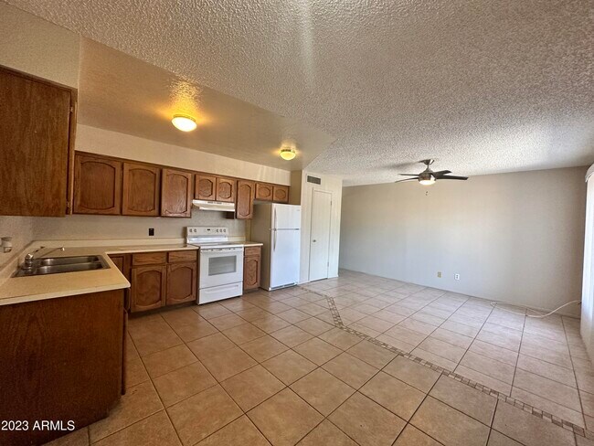 Foto del edificio - 2227 24TH Pl