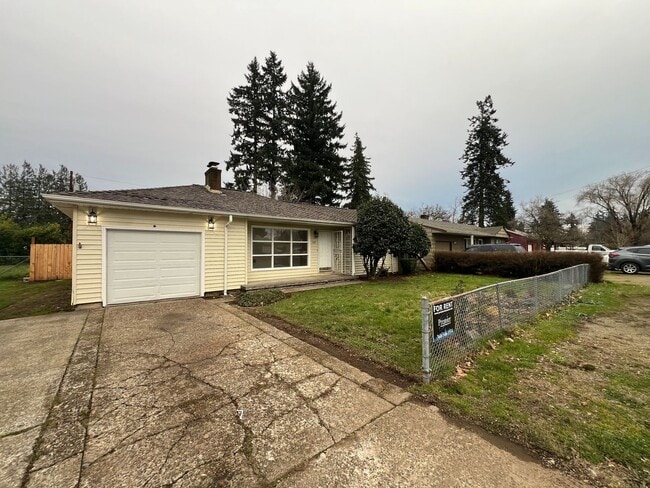 Building Photo - 109 SE 102nd Ave