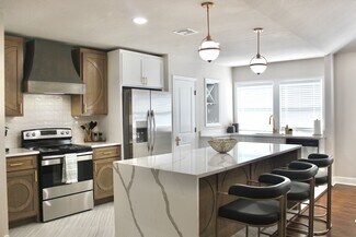 Building Photo - 306 N Rosedale Ave