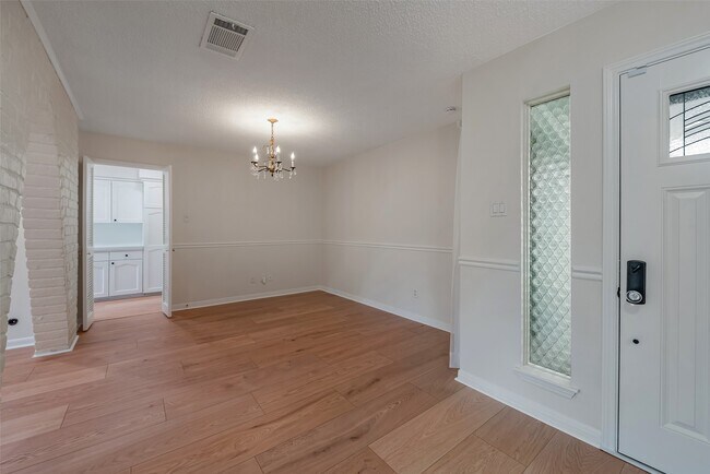 Foto del edificio - 730 Seamaster Dr