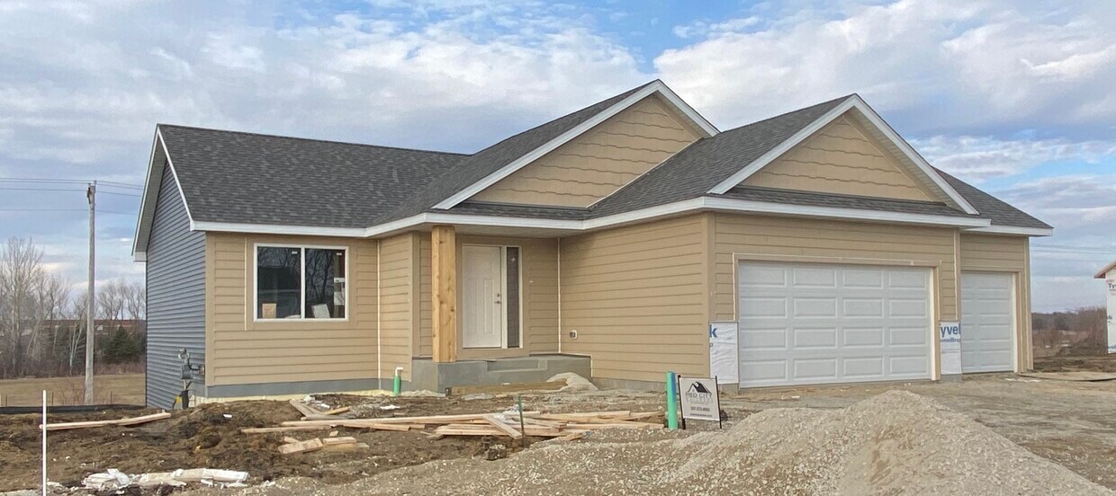1106 Petersen Ct NW, Stewartville, MN 55976 House Rental in