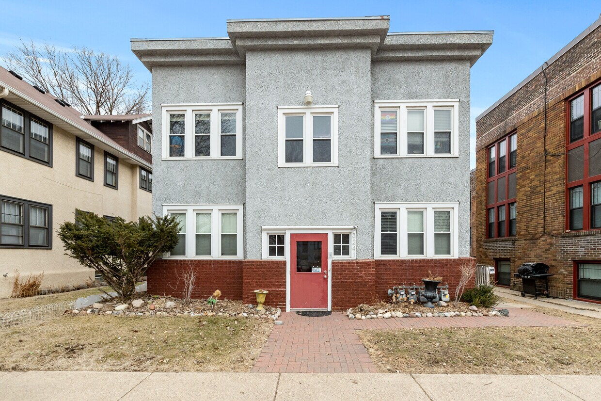 Foto principal - 3241 Lyndale Ave S