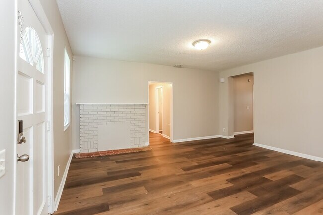 Foto del edificio - 4606 Albermarle Ave