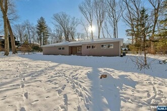 Building Photo - 16 Cypress Peak Ln