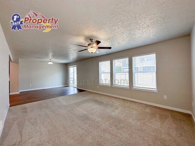 Foto del edificio - 5986 S Carlburg Ave