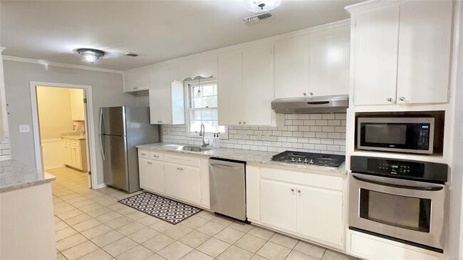 Building Photo - 1839 Croom Dr