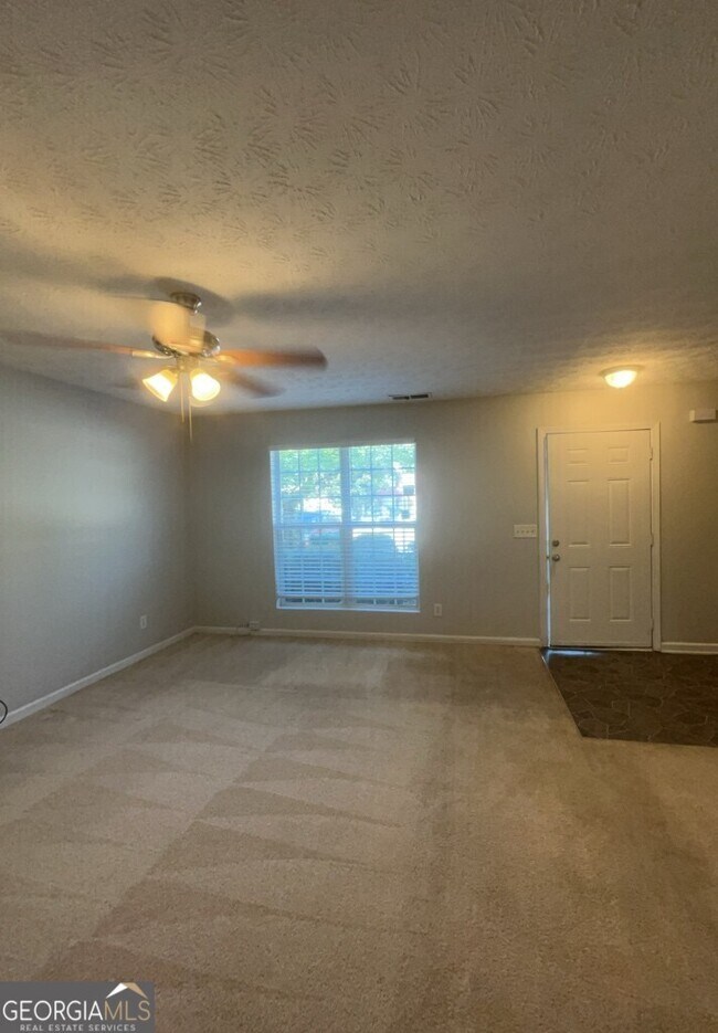 Foto del edificio - 5801 Strathmoor Manor Cir
