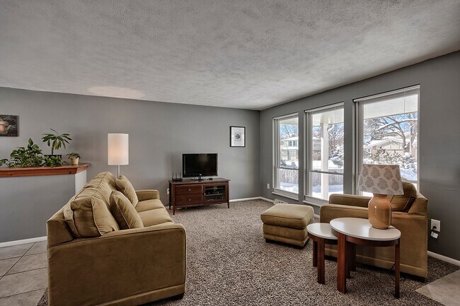 Upstairs living room - 8332 Yarrow Ct