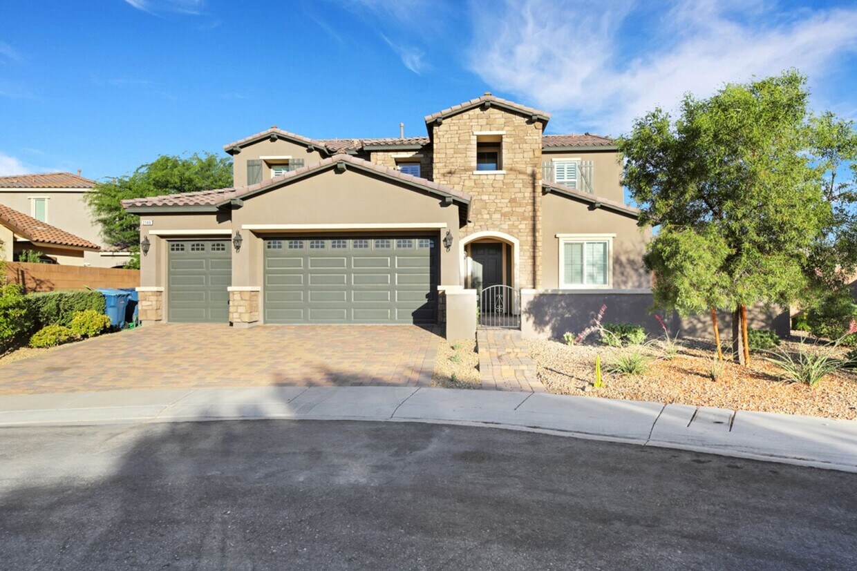 Primary Photo - STUNNING 2 STORY LARGE HOME WITH POOL AND SPA