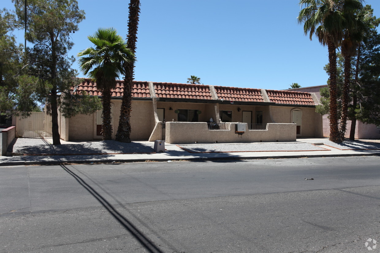 Building Photo - 5249 Tamarus St