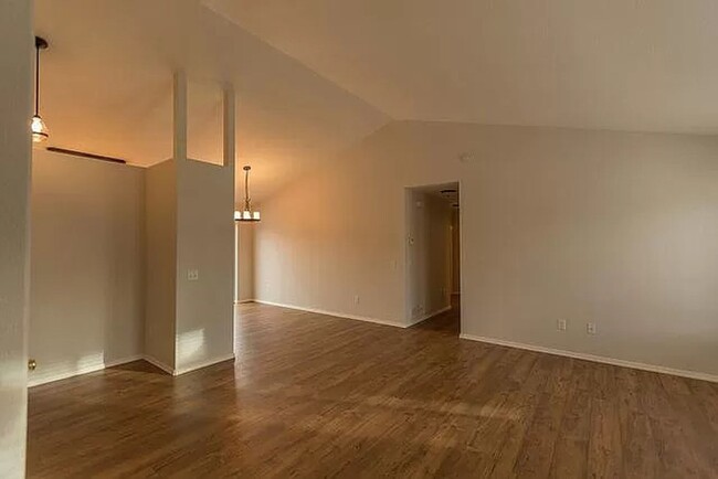 Foto del edificio - Beautiful 3 bedroom 2 bath home in  Pleasa...